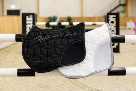 Eskadron Schabracke INNO-PAD FauxFur (PURE ltd. FS18)